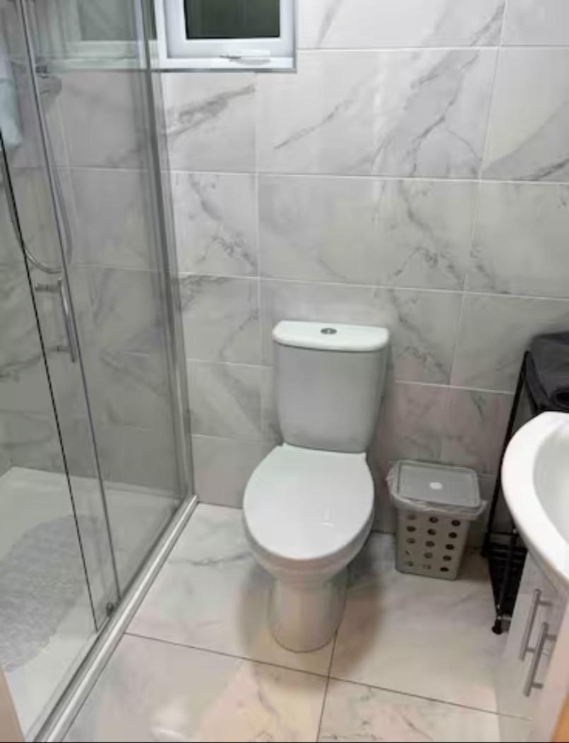 Atlantic Sea View Apartment ทราลี ภายนอก รูปภาพ